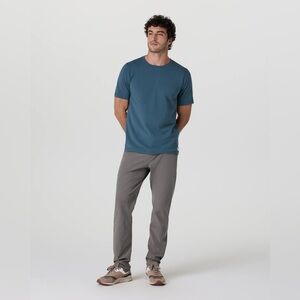 NWT Vuori Aim Pant in Warm Grey